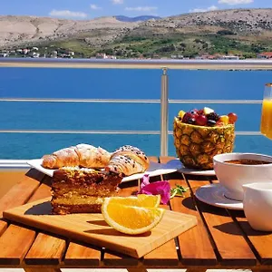 Boutique Revelin Bed & Breakfast